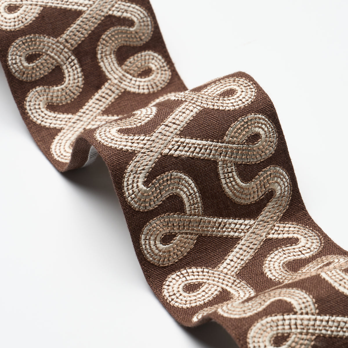 FREEFORM EMBROIDERED TAPE | Chocolate – Schumacher UK