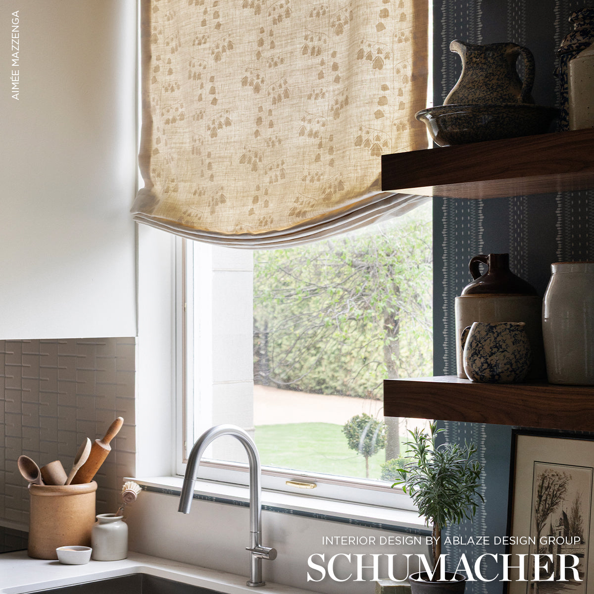 BLEEDING HEARTS | Neutral