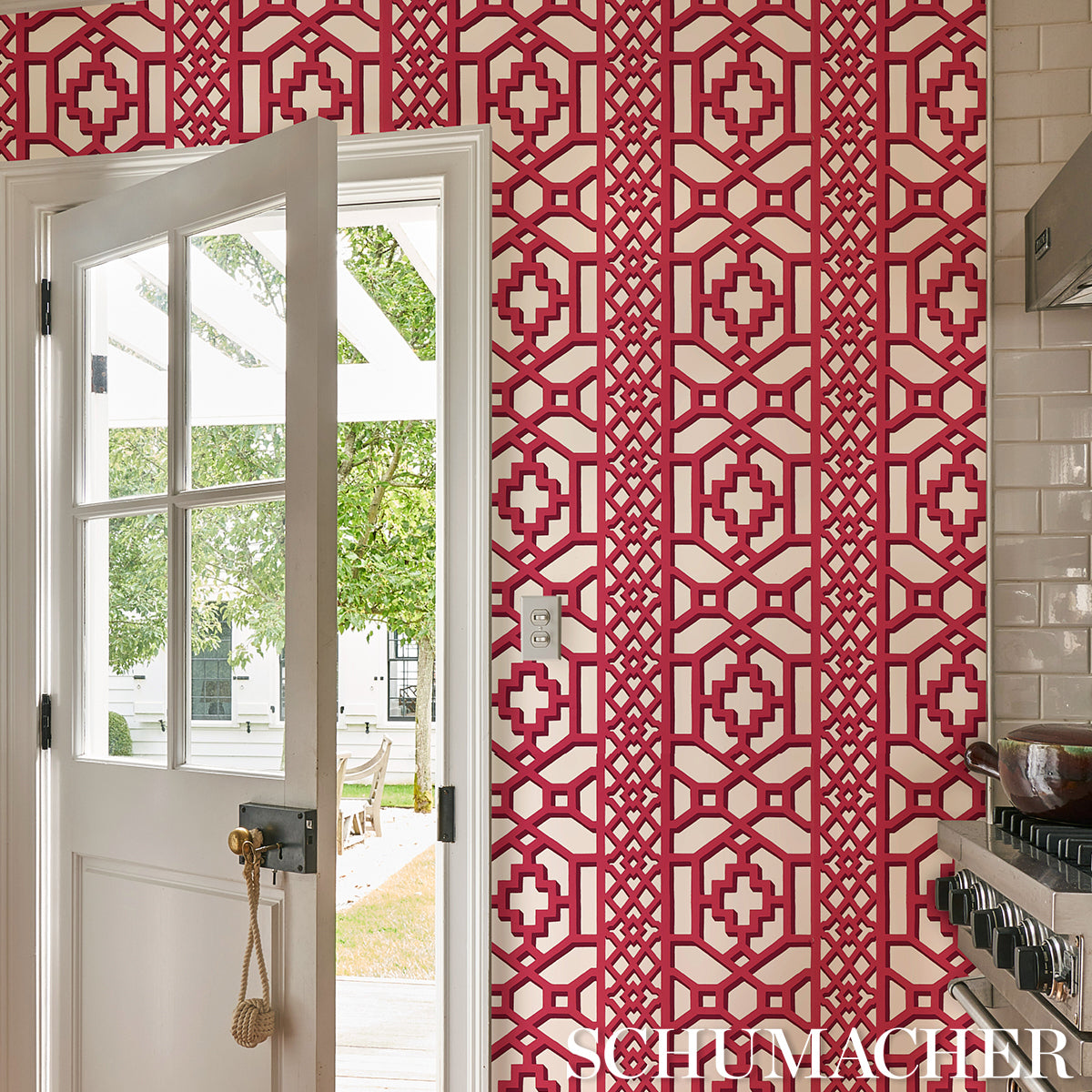 ZANZIBAR TRELLIS | LAQUER RED