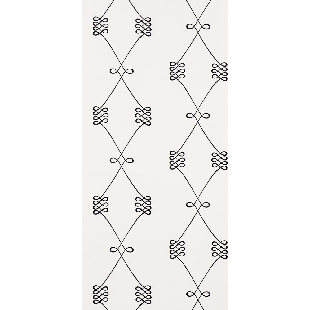 NICOLETTE | Black On Cream