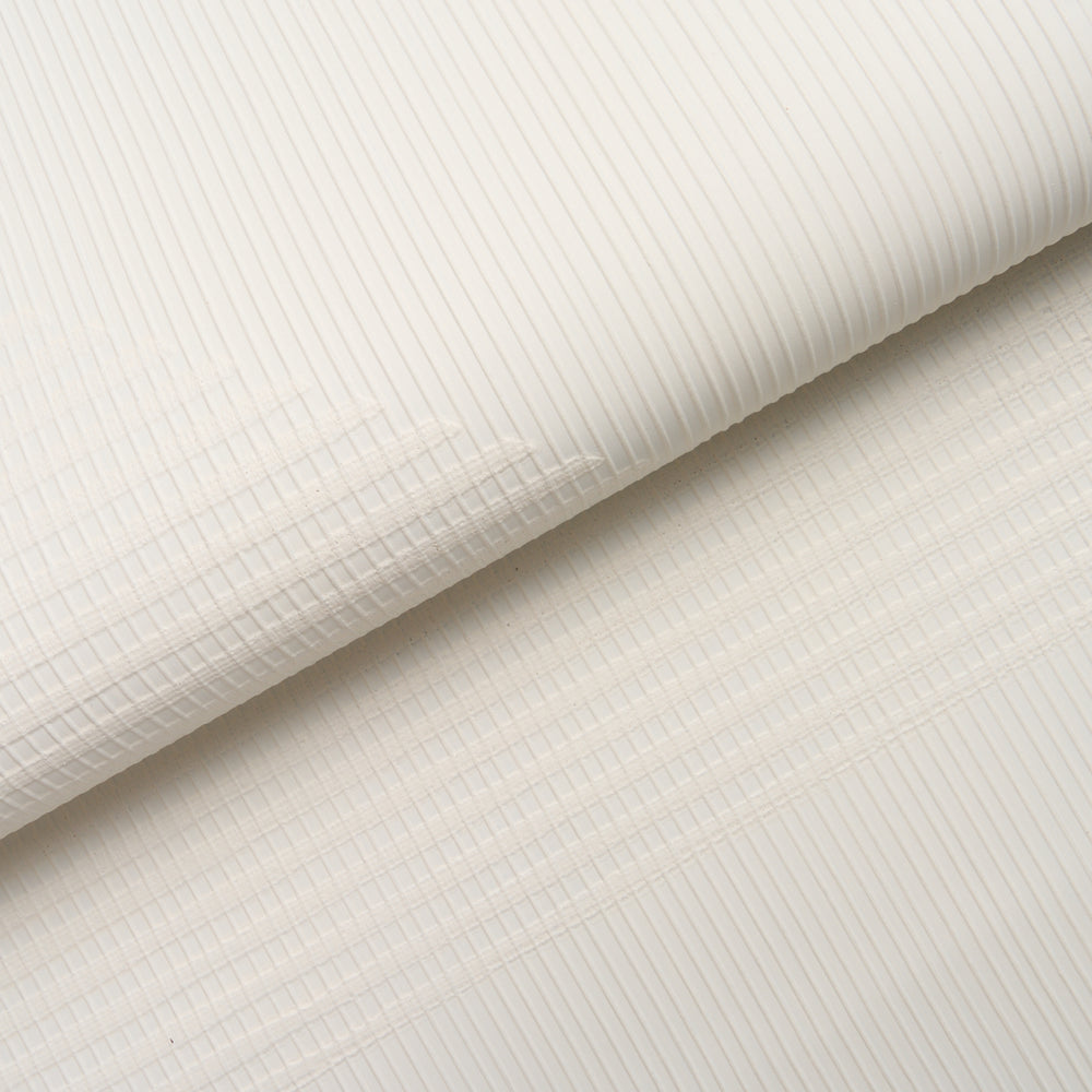 HAND COMBED TRIANGLES | White