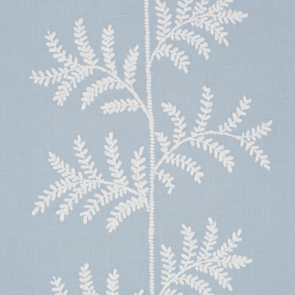 ELOISE EMBROIDERY WALLCOVERING | Sky