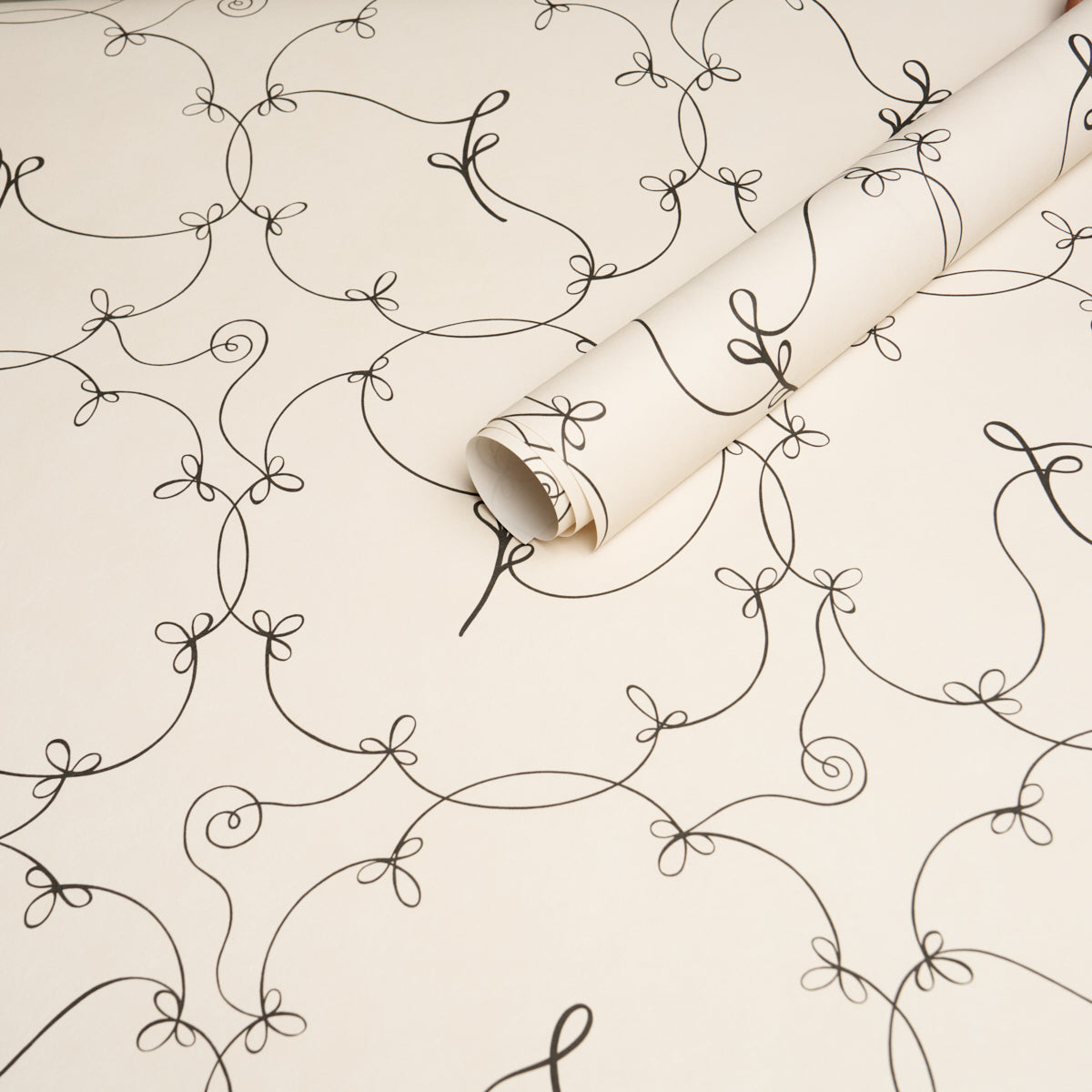 BRODERIE | Black & Ivory