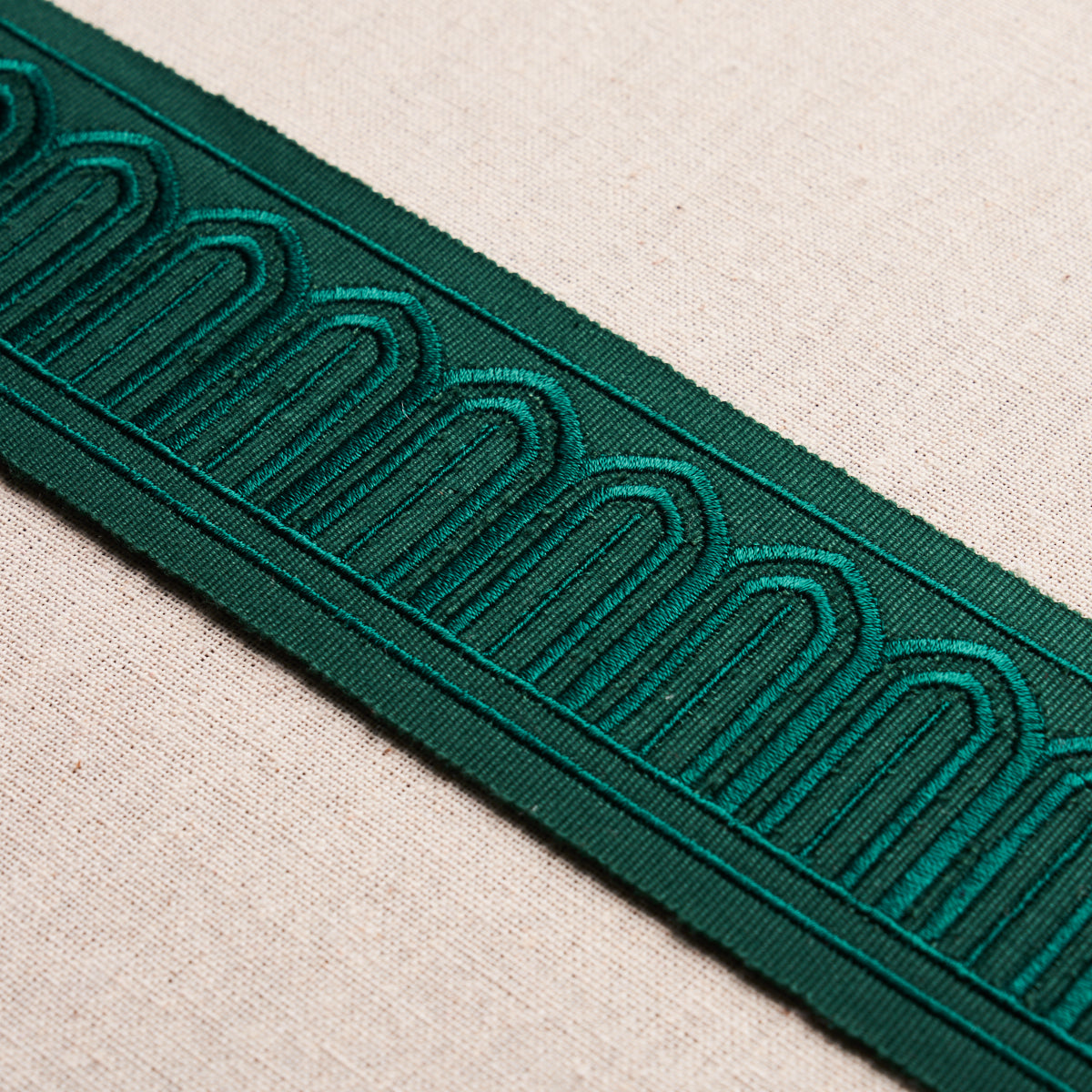 ARCHES EMBROIDERED TAPE MEDIUM | Emerald