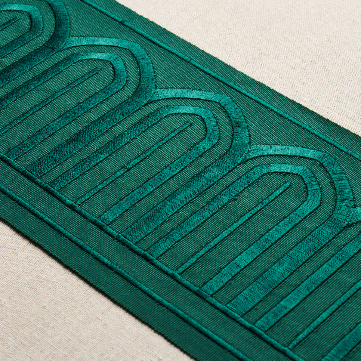 ARCHES EMBROIDERED TAPE WIDE | Emerald