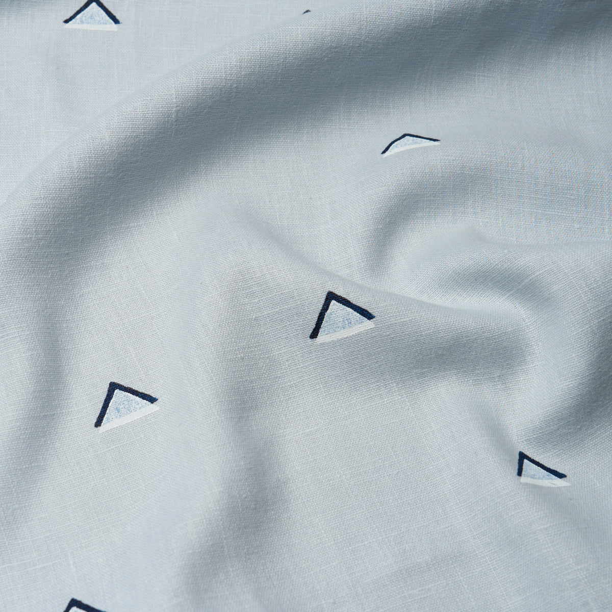 OVERLAPPING TRIANGLES | NAVY AND WHITE ON SKY