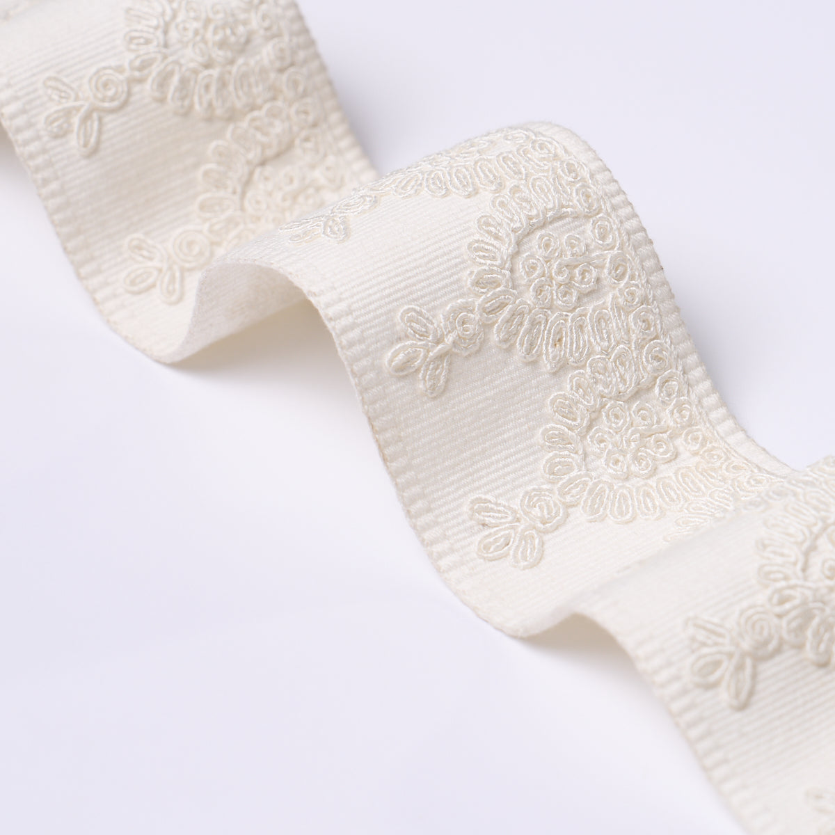 NOELIA EMBROIDERED TAPE | White