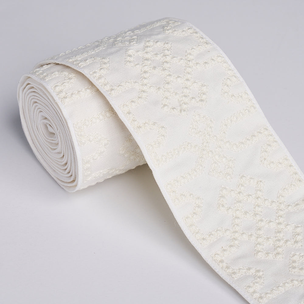 KNOTTED TRELLIS TAPE | White On White