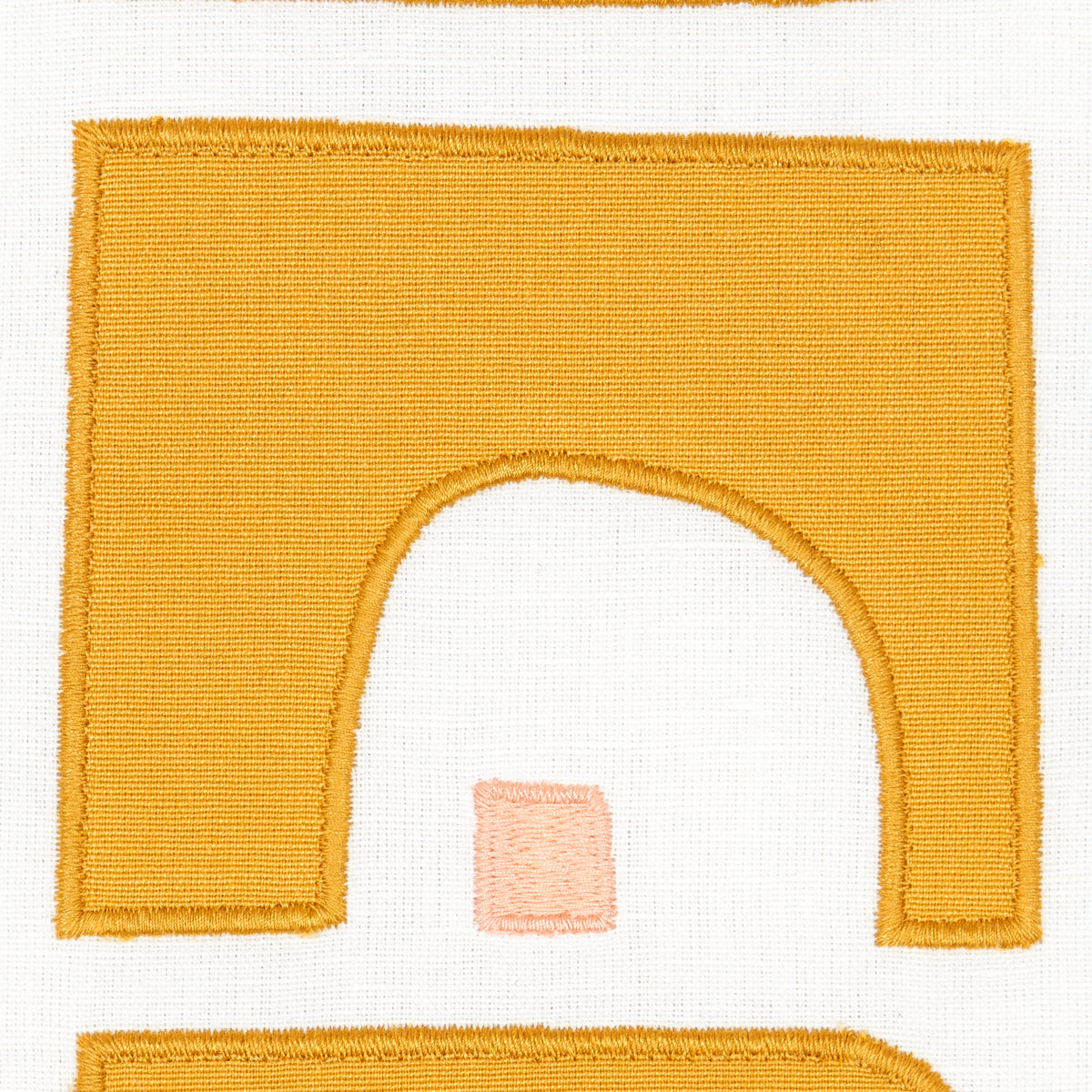 DEN APPLIQUÉ | OCHRE