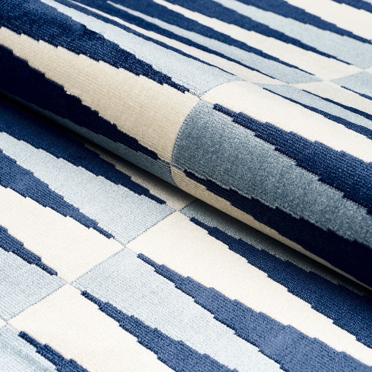 BACKGAMMON CUT VELVET | Blue