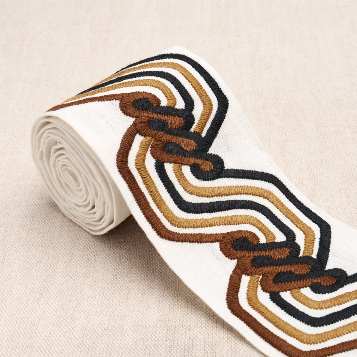 THE TWIST EMBROIDERED TAPE | BROWN
