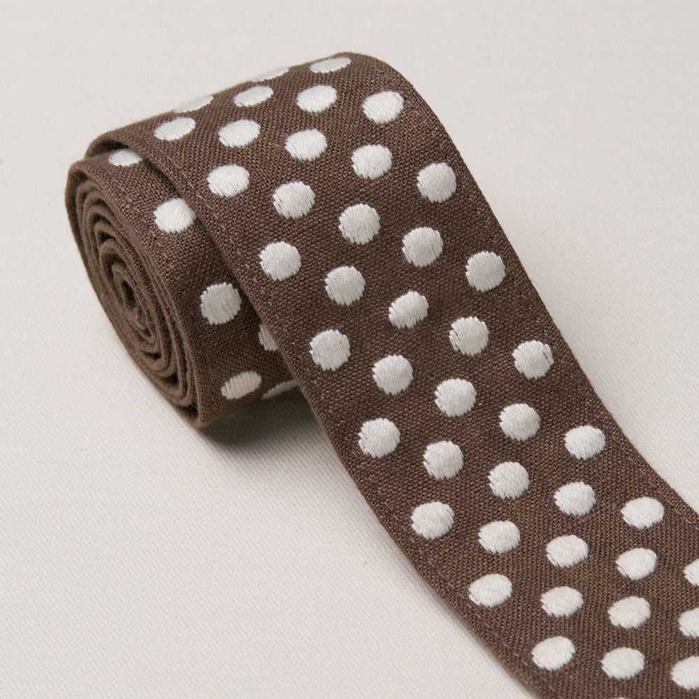 DOTTED EMBROIDERED TAPE | Brown