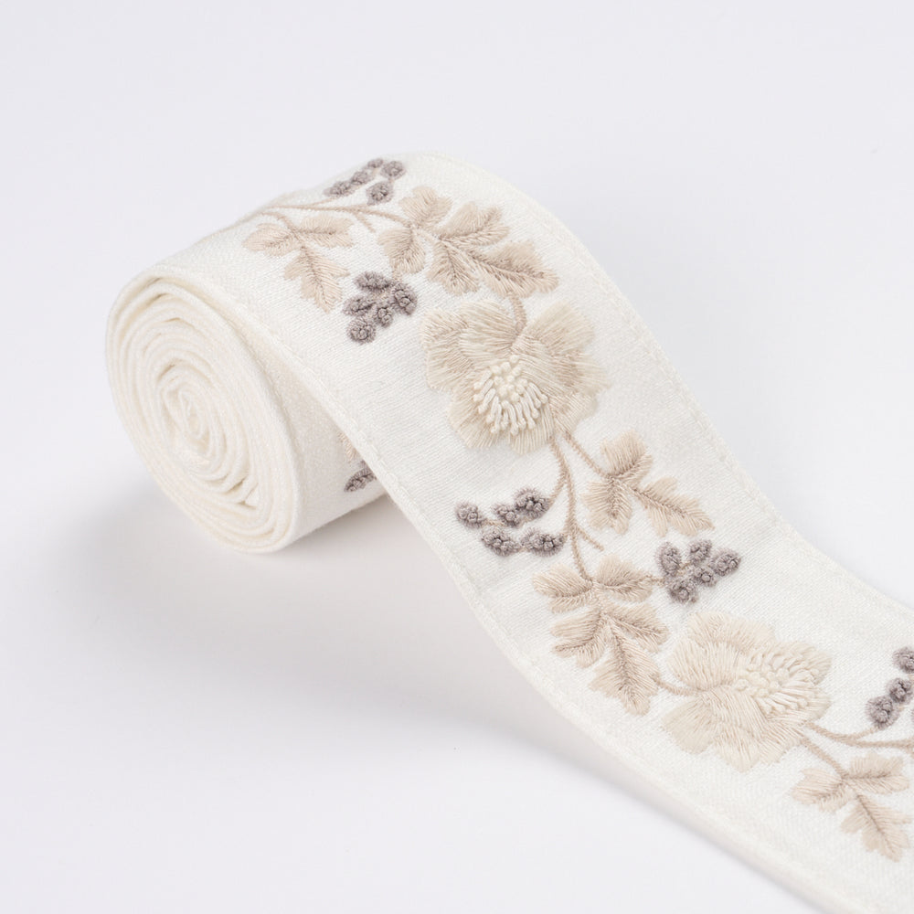 ELISE HAND-EMBROIDERED TAPE | Oyster