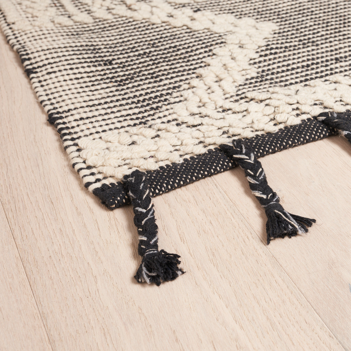 Malta French Knot Rug | Charcoal