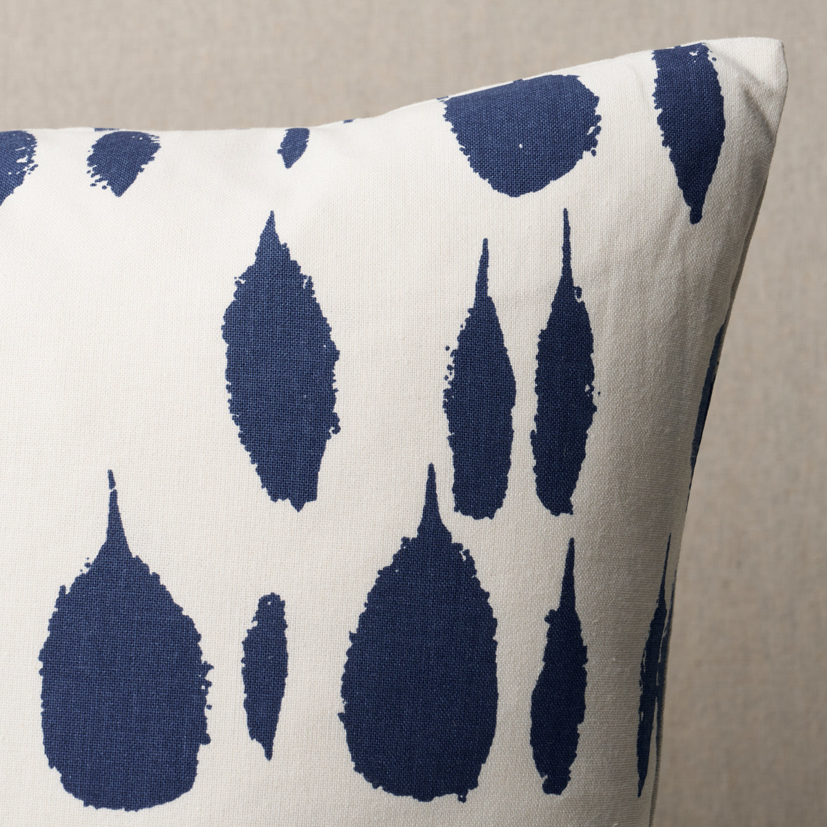 Queen of Spain Pillow | Navy