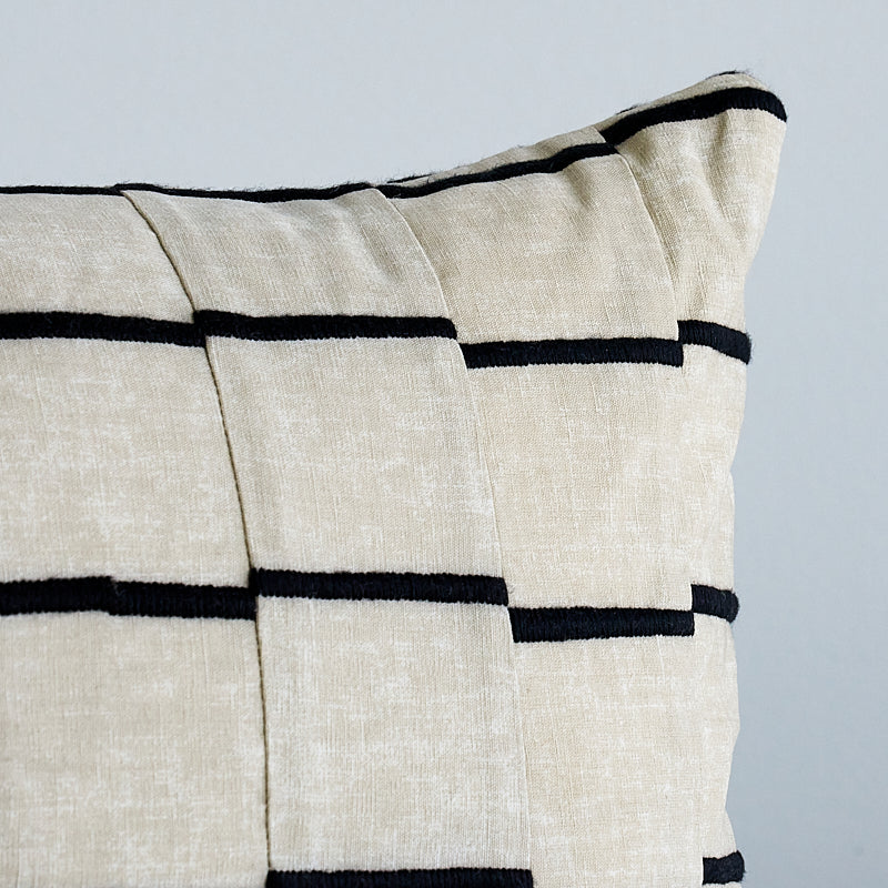 Lines Pillow | Black