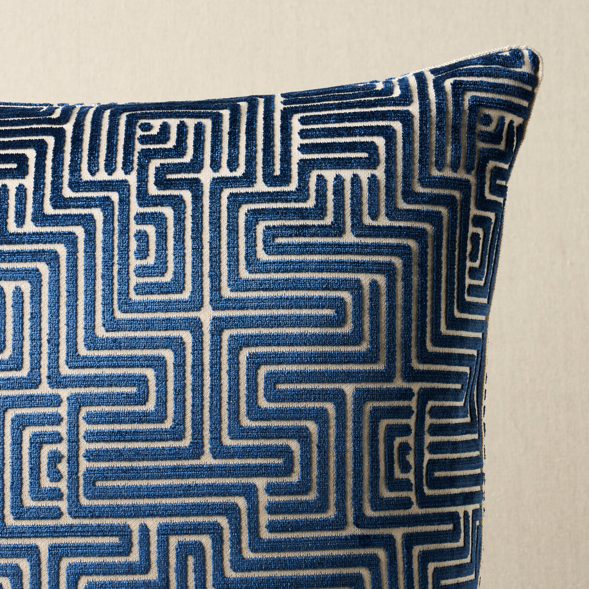 Lisboa Velvet Pillow | Midnight Blue