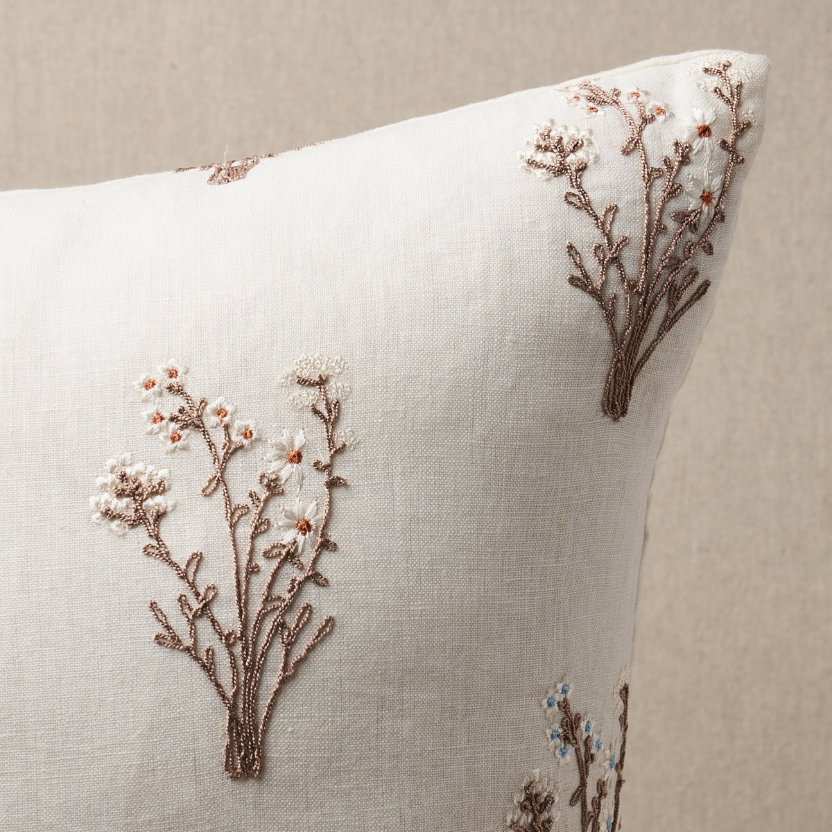 Stora Embroidery Pillow | Ivory