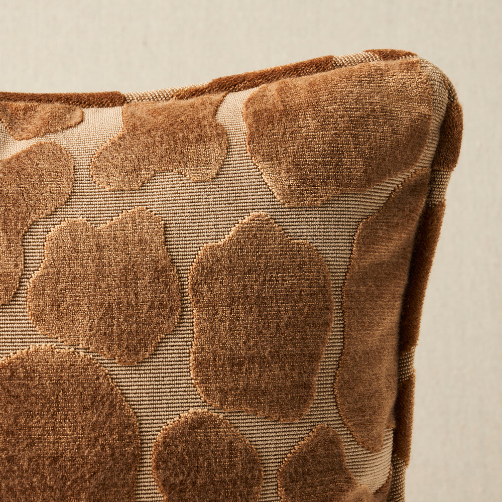 Giraffe Velvet Pillow | Safari
