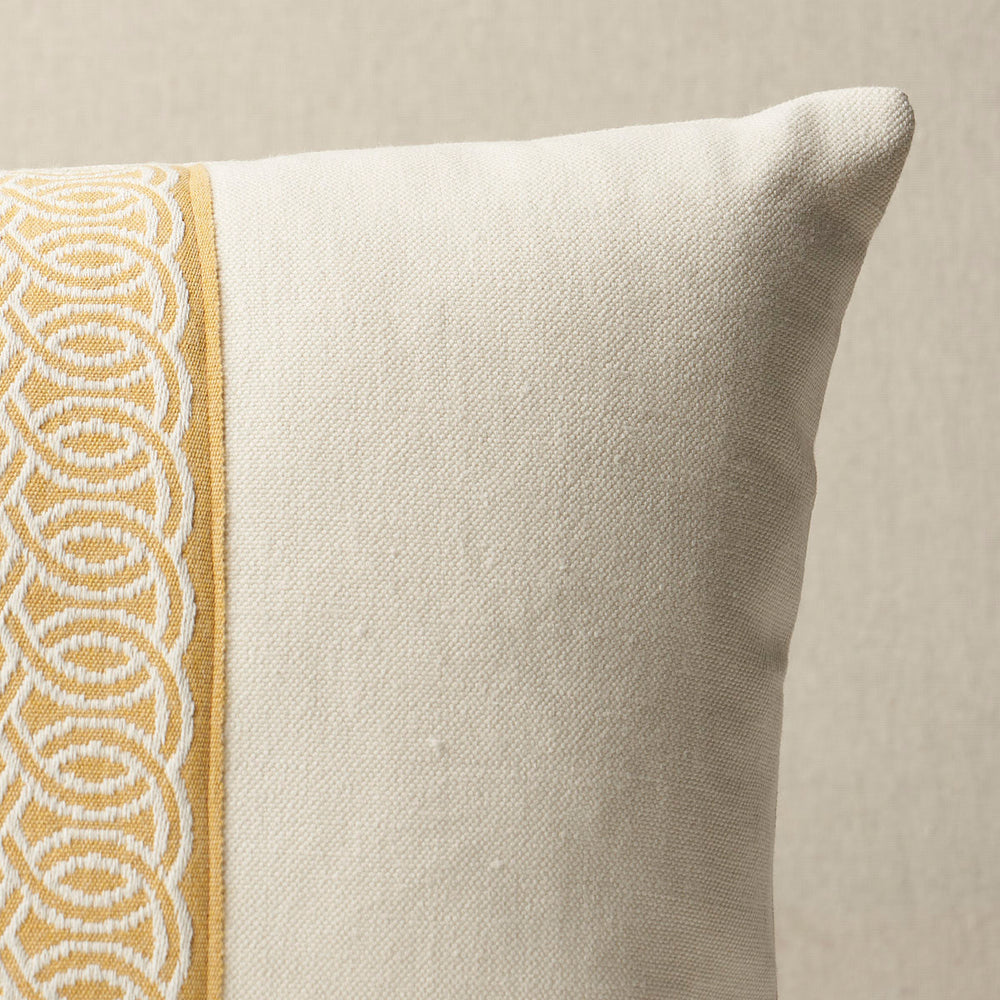 Infinito Pillow | Buttercup