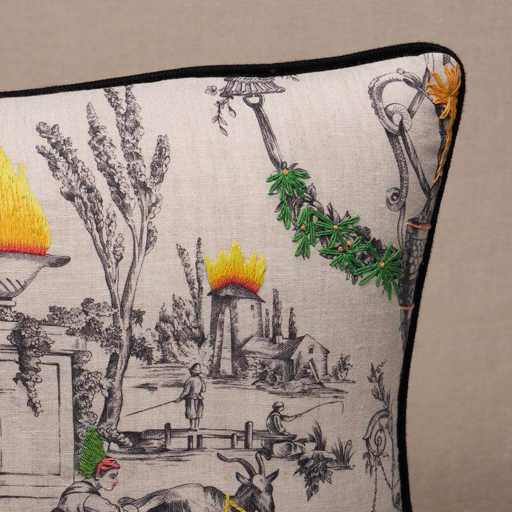 La Liberté Americaine Pillow | Multiverse