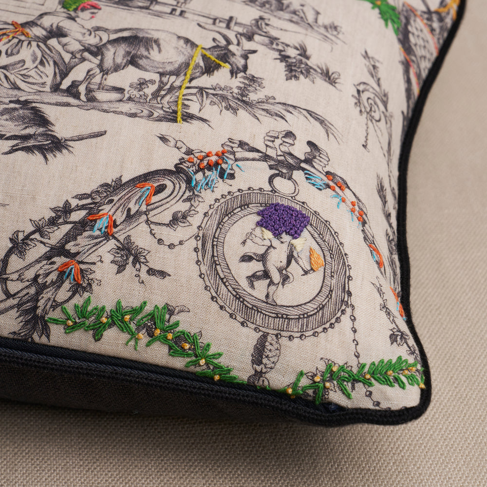 La Liberté Americaine Pillow | Multiverse